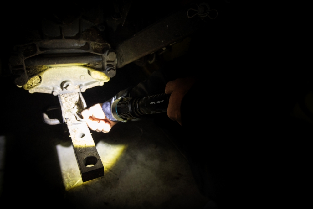 BRONTES 2K - 2000 LUMEN FLASHLIGHT - Cyclops